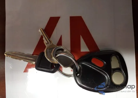 1999 GMC Sierra 1500 Sle z USA, uszkodzony, nr VIN 1GTEC19T2XZ537961